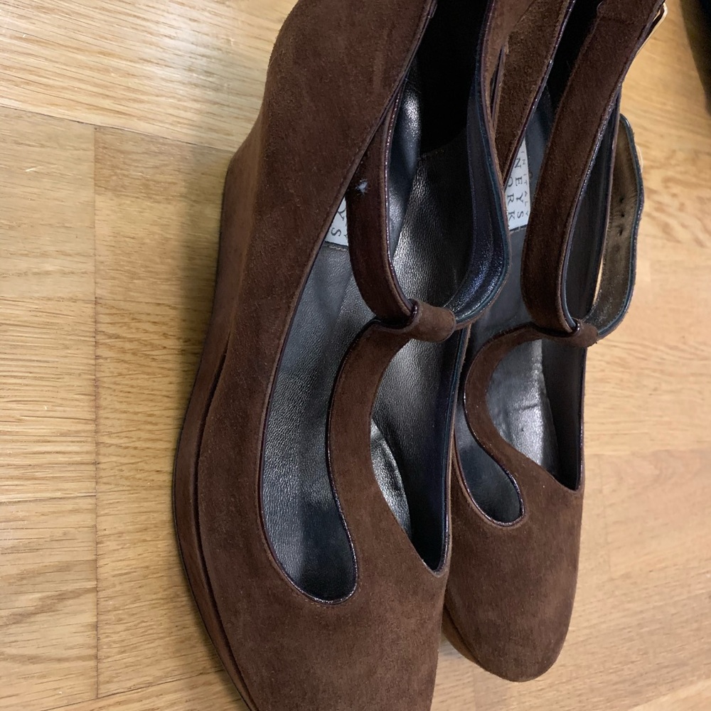 Shoes - Picture 4 of 4